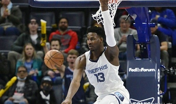  莫兰特伤退灰熊不敌国王  