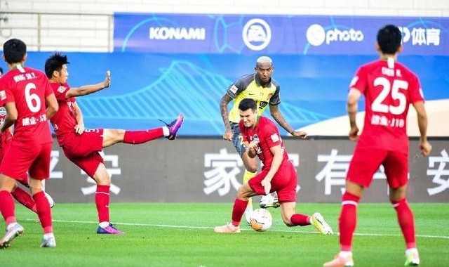  斯图加特年轻小将闪耀，替补登场完成梅开二度