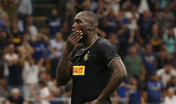  尤文图斯防线送礼不断遭弱旅逼平丢榜首  