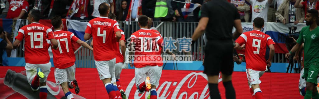  阿森纳定位球显神威，两度头槌击溃富勒姆