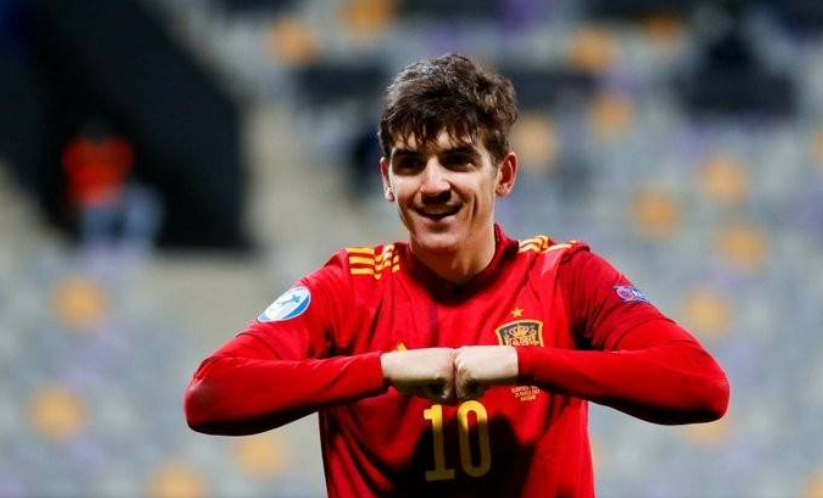  罗马逆转击败拉齐奥，穆里尼奥战术制胜